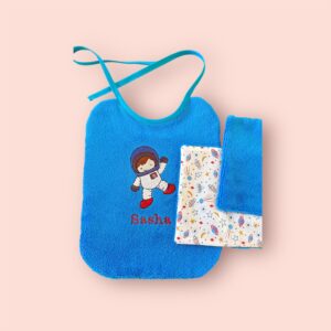 Lot naissance personnalisé – Bavoir “Astronaute” + lingettes